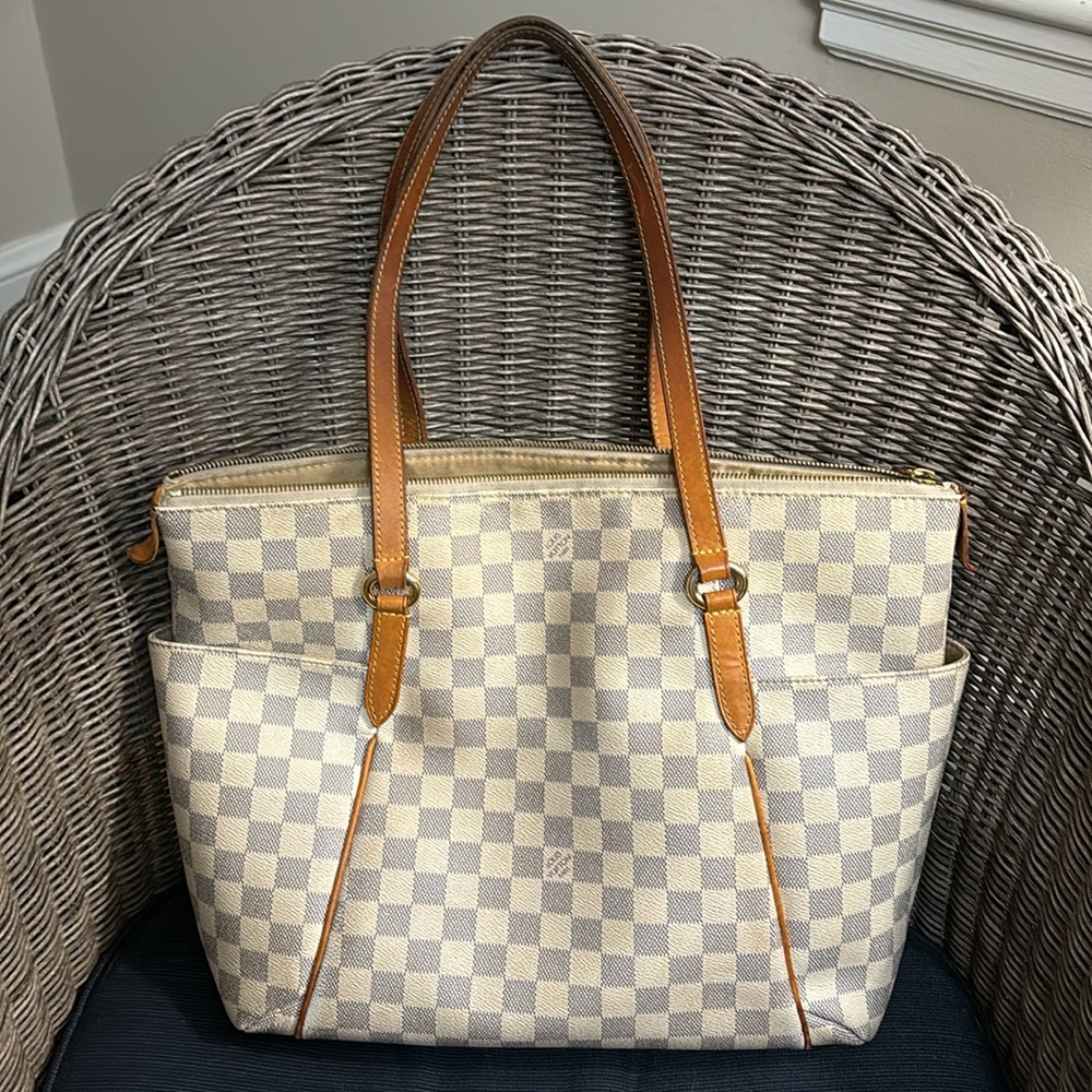 Authentic Louis Vuitton Damier Azur Totally MM
